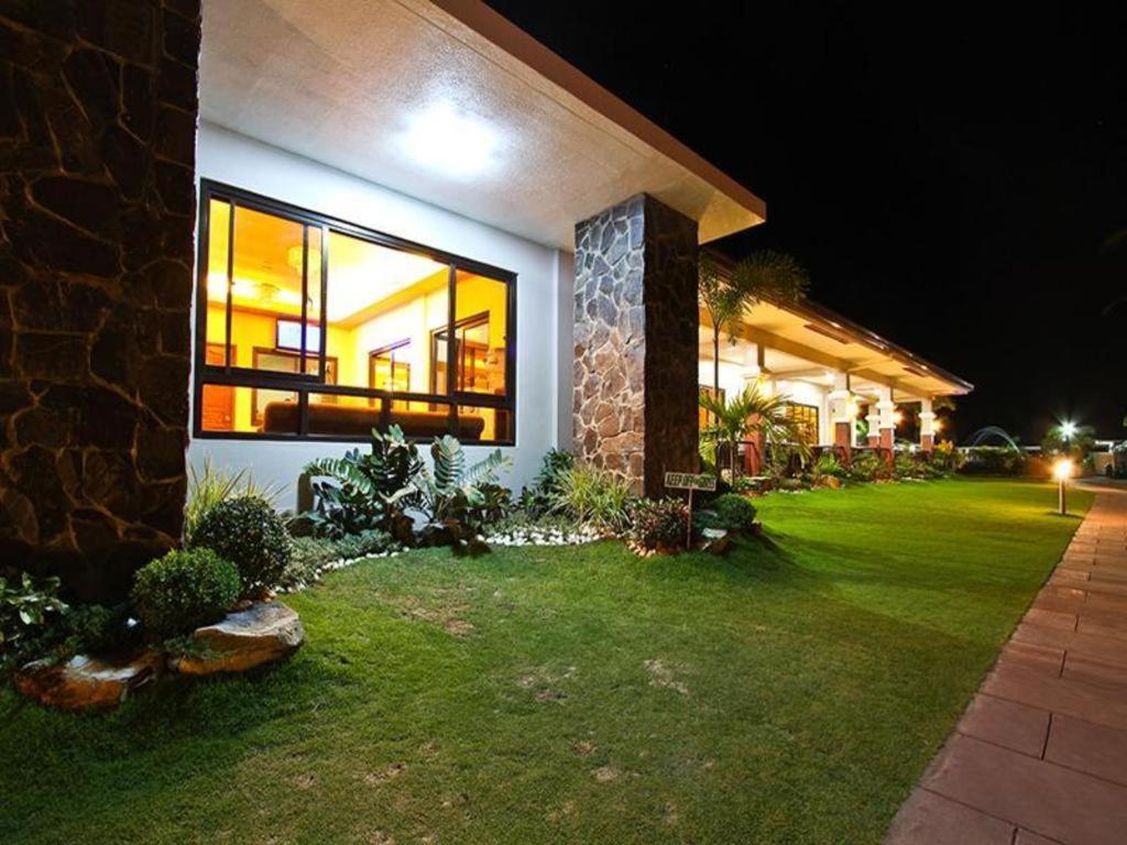 La Suena Brisa Beach Resort And Events Place Batangas Exterior foto